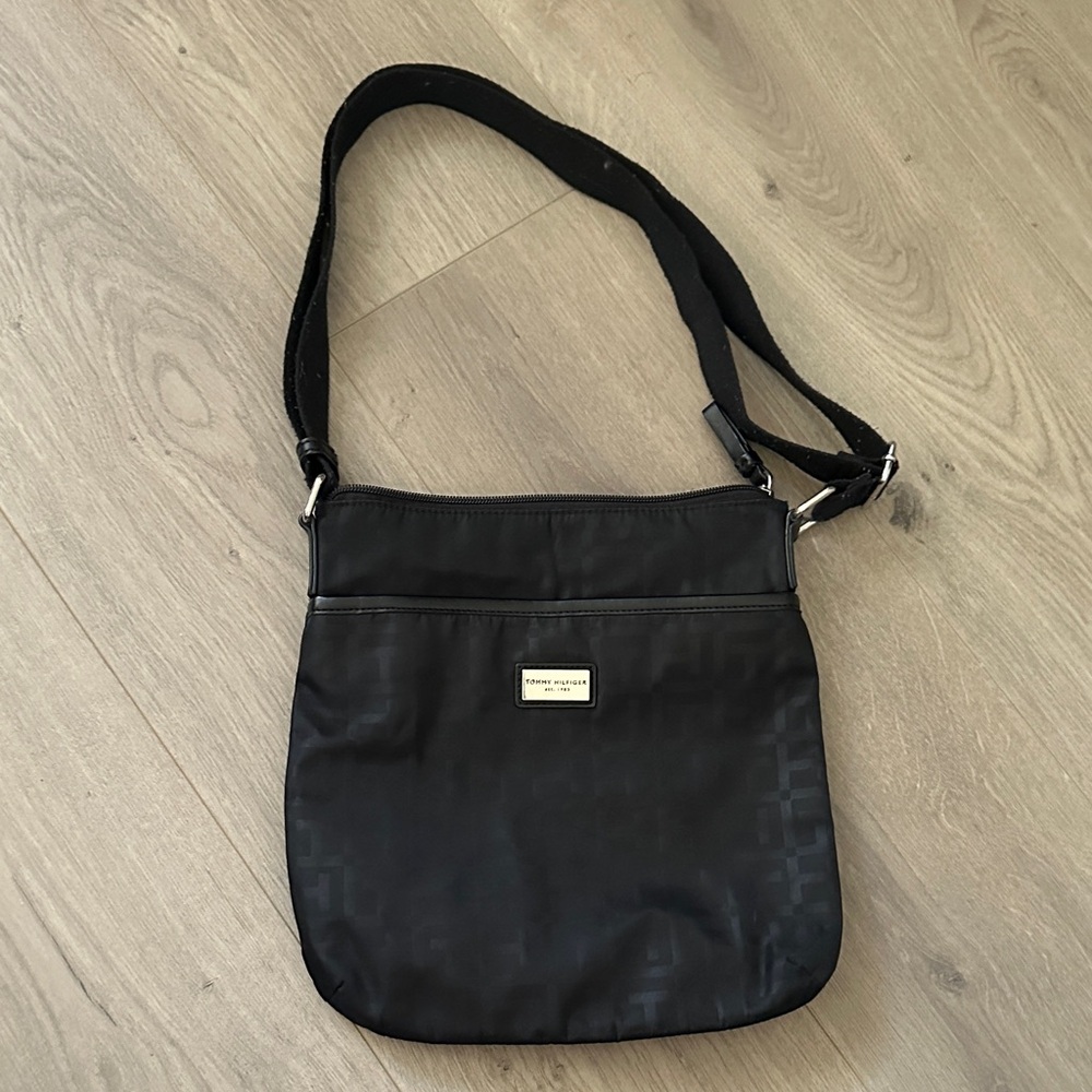 Tommy Hilfiger Black Shoulder Bag